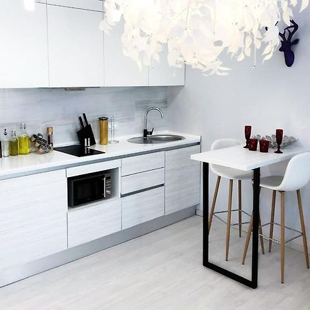 Затишна Квартира У Центрі Міста Elisium3 Kiev Ngoại thất bức ảnh