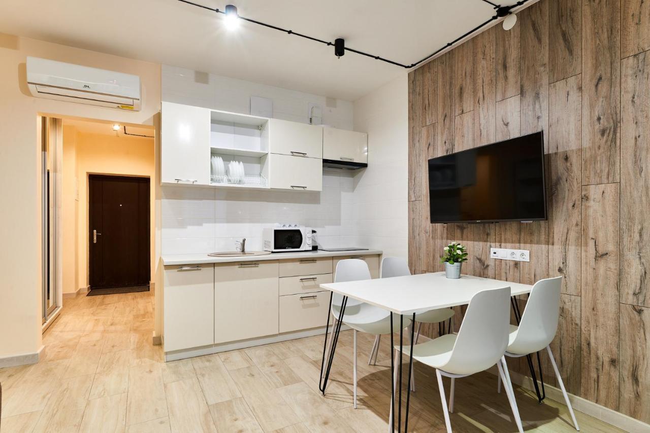 Затишна Квартира У Центрі Міста Elisium3 Kiev Ngoại thất bức ảnh