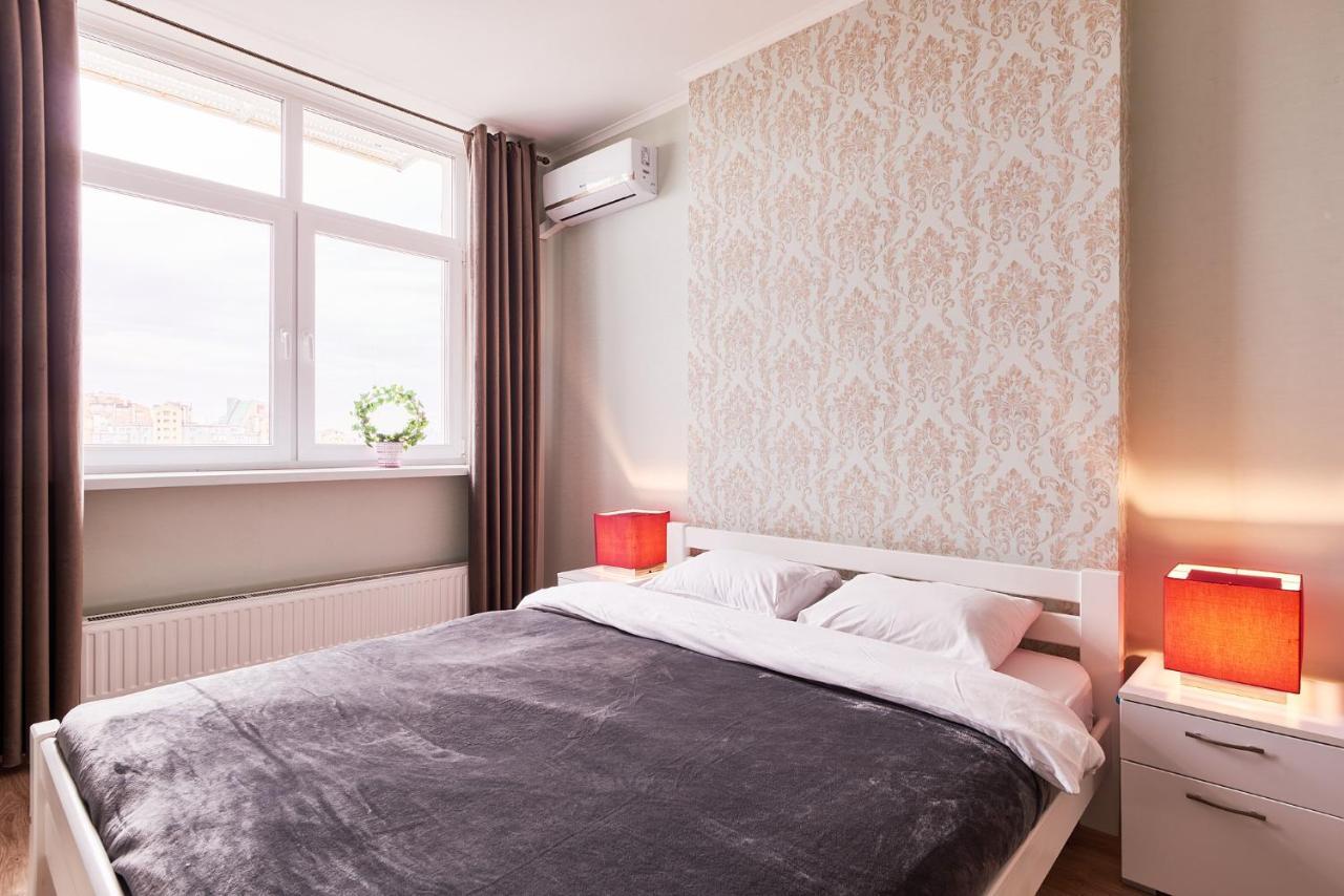Затишна Квартира У Центрі Міста Elisium3 Kiev Ngoại thất bức ảnh